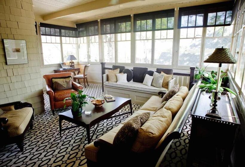 带大床的复式套间, Stonehurst Place Bed & Breakfast