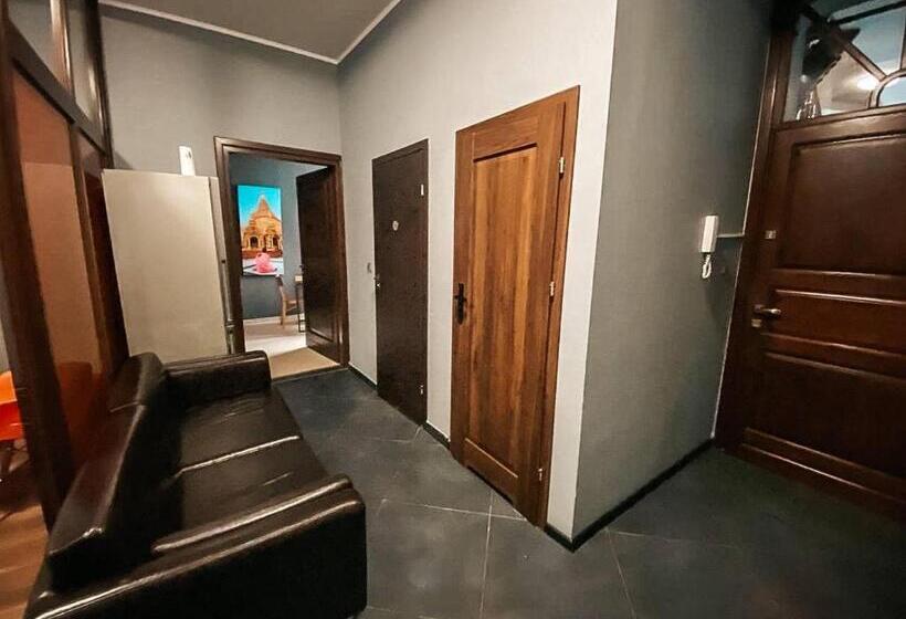 اتاق استاندارد سه نفره, Hostel Rynek22