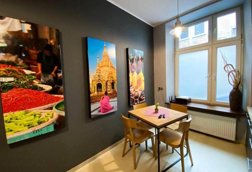 اتاق استاندارد سه نفره, Hostel Rynek22