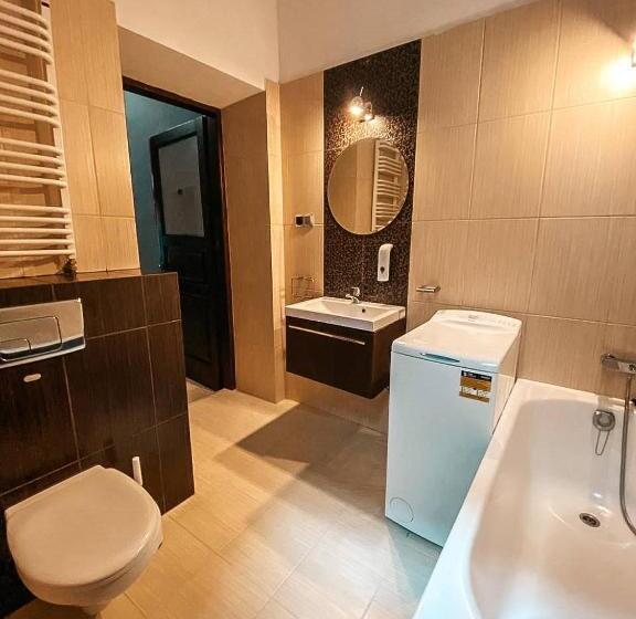 اتاق استاندارد سه نفره, Hostel Rynek22