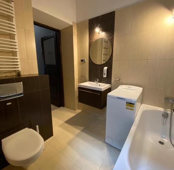 اتاق استاندارد سه نفره, Hostel Rynek22