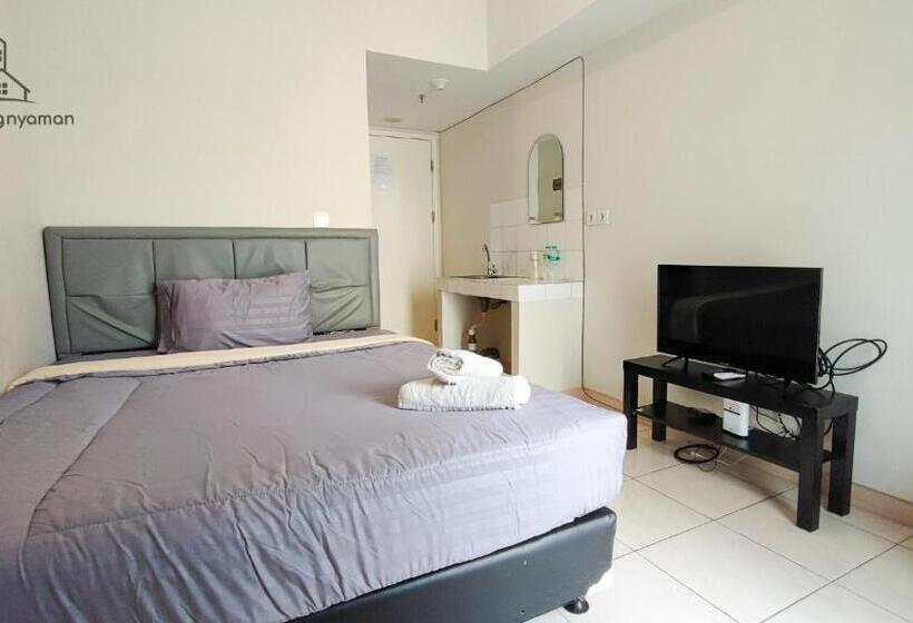 Номер Deluxe, Springlake Summarecon Bekasi Apartement By Rna