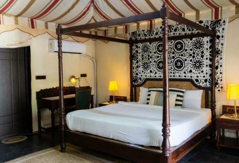 Deluxe Tent, 16 Bedouin