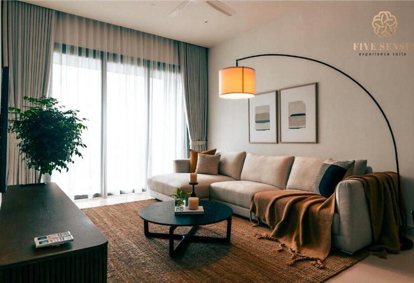 سوئیت پرزیدنت, Viia Residences In Kl Eco City, Five Senses