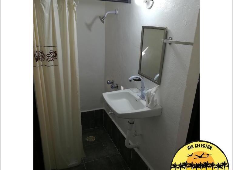 اتاق استاندارد یک نفره, Cabañas Camping Ria Celestun