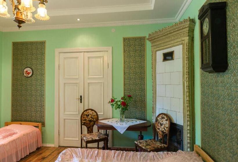 اتاق استاندارد چهارنفره با سرویس بهداشتی مشترک, Villa Magonīte