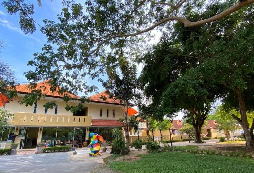 اتاق لوکس, Chanchaolao Beach Resort
