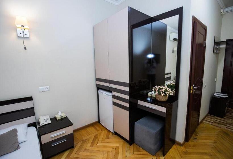 스탠다드 룸, Tigran Mets Yerevan