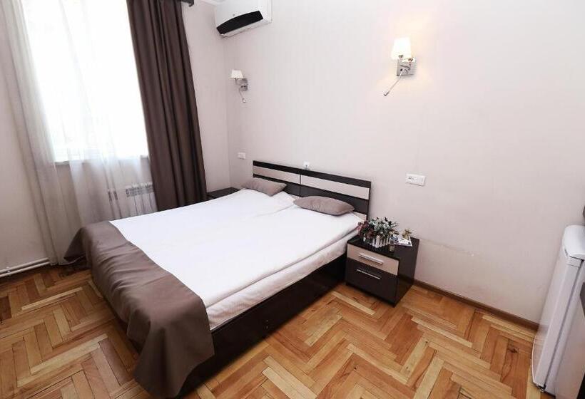 스탠다드 룸, Tigran Mets Yerevan