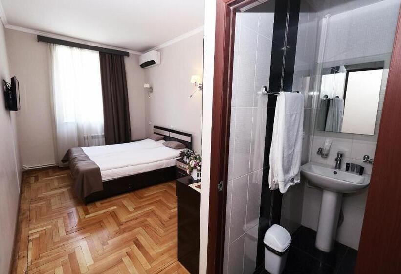 스탠다드 룸, Tigran Mets Yerevan