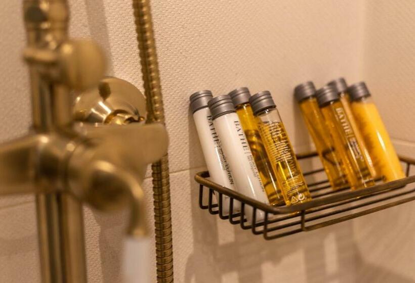جناح مزوَّد بشرفة, Pandrosos Divine Suites