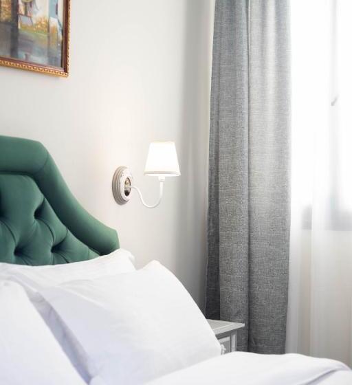 جناح مزوَّد بشرفة, Pandrosos Divine Suites