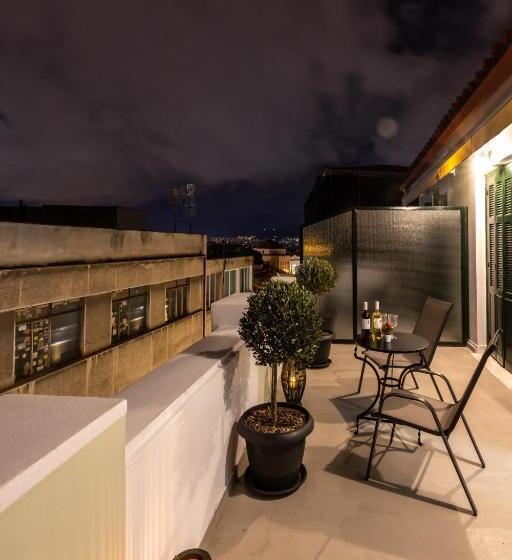 جناح مزود بتراس, Pandrosos Divine Suites