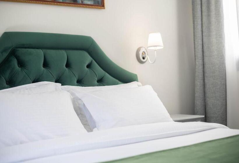 جناح ذو إطلالة, Pandrosos Divine Suites