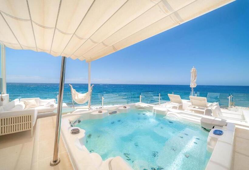 2 Bedrooms Suite Sea View, Lani S Suites De Luxe   Adults Only