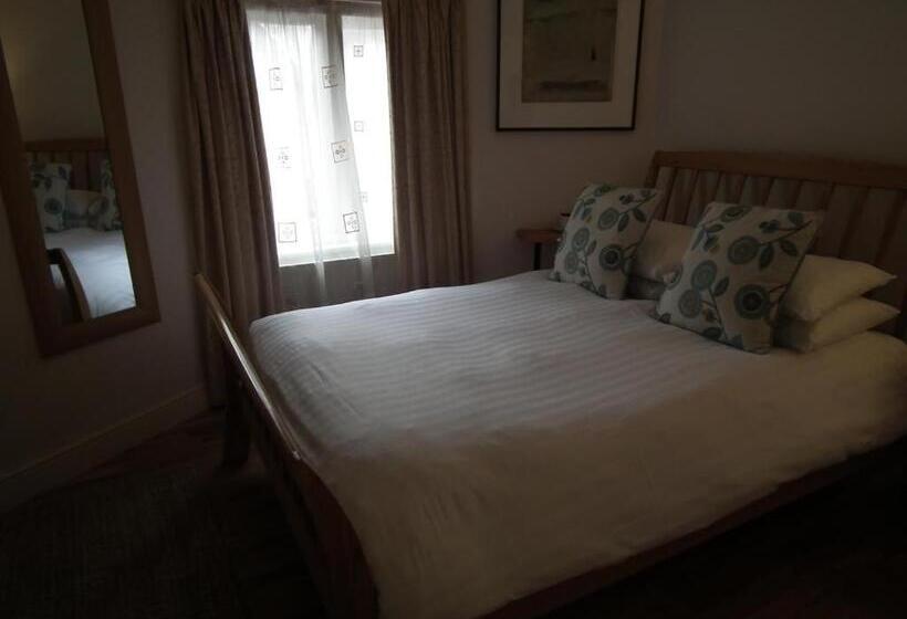 اتاق اکونومی, The Kingsley At Eversley