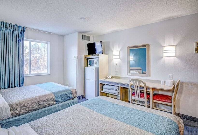 스탠다드 룸 더블 침대 2개, Econo Lodge