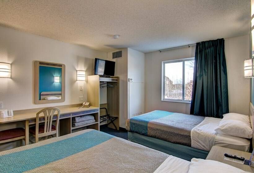 스탠다드 룸 더블 침대 2개, Econo Lodge