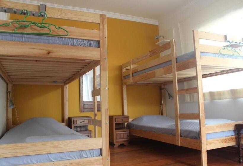 Кровать в Общей Комнате, Ericeira Chill Hill Hostel & Private Rooms