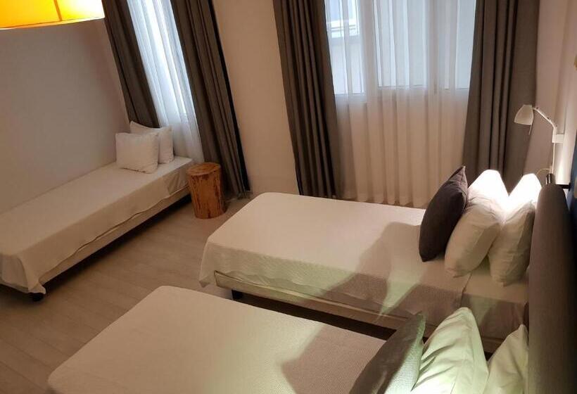 Economy Triple Room, Rumours Inn