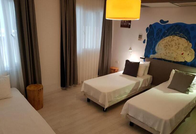 Economy Triple Room, Rumours Inn