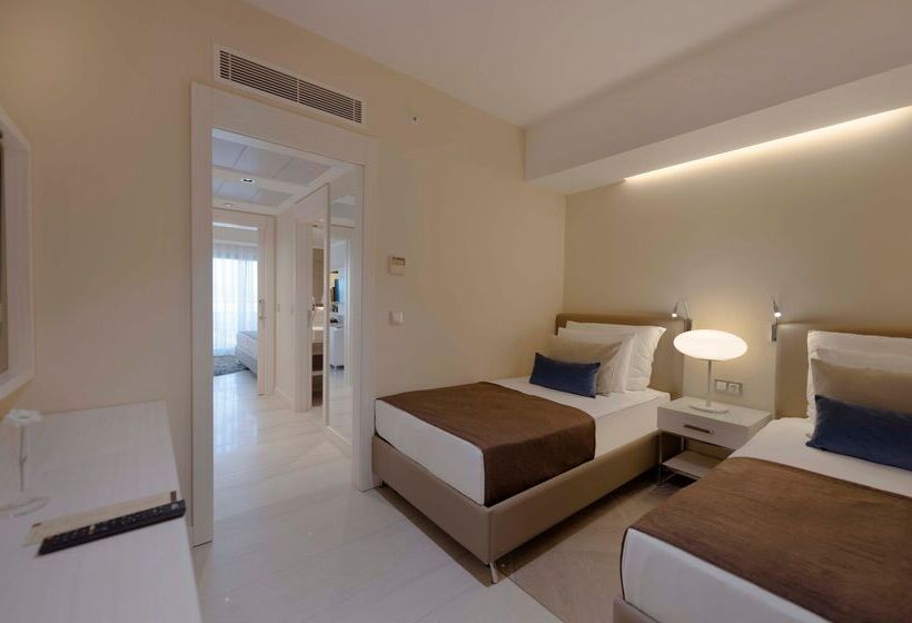 Семейный Номер Вид на Сад, Akra Fethiye Tui Blue Sensatori - Ultra All Inclusive
