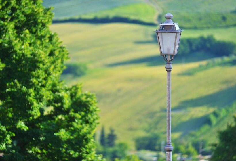 Апартаменты 2 Спальни, Albergo Diffuso Borgo Montemaggiore