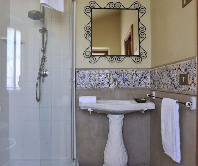 Четырехместный Номер Стандарт, Albergo Diffuso Borgo Montemaggiore