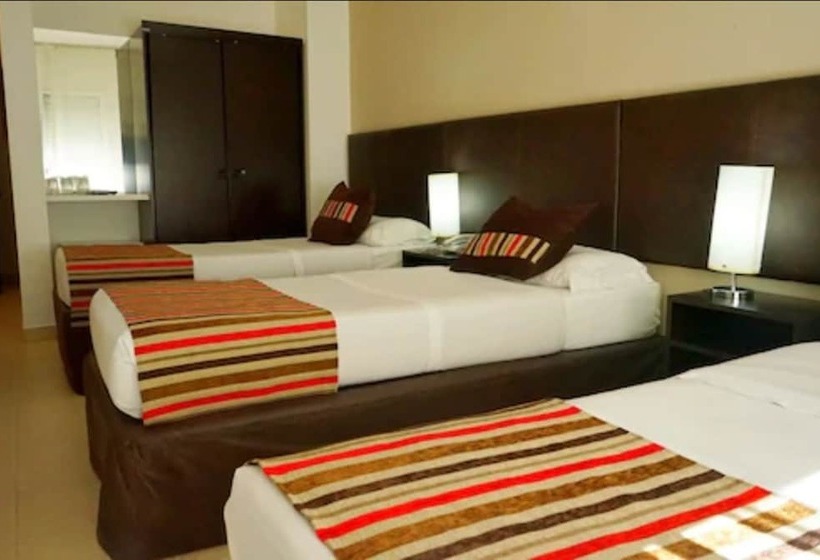 اتاق استاندارد چهار تخته, De La Plaza