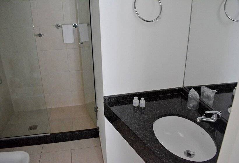 اتاق استاندارد چهار تخته, De La Plaza