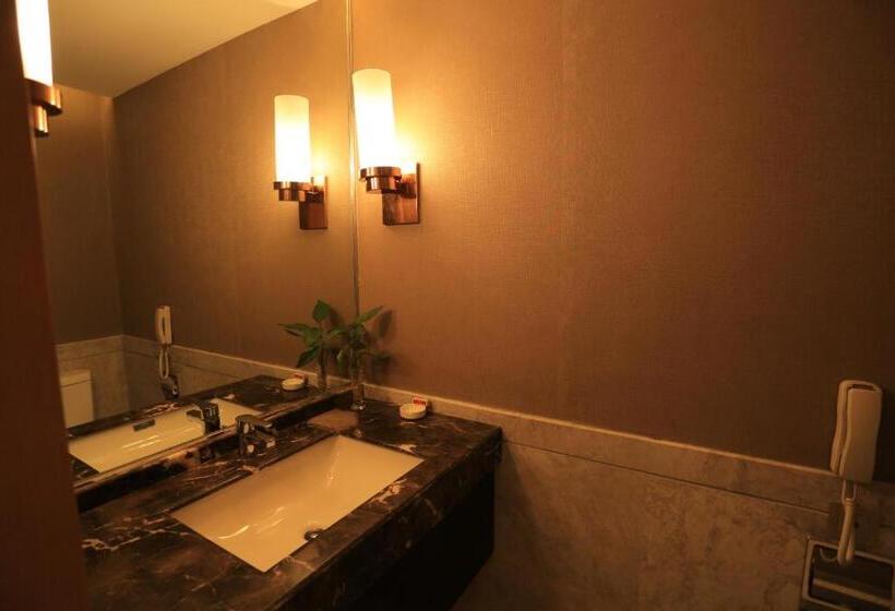 스위트 킹사이즈 침대, Ramada Yiyang Taojiang