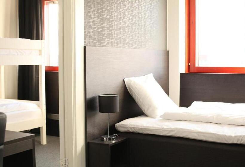 Номер Стандарт Трехместный, Nacka Stadshotell
