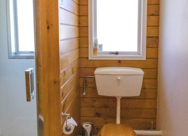 Студия Deluxe, Tudor Park Motel
