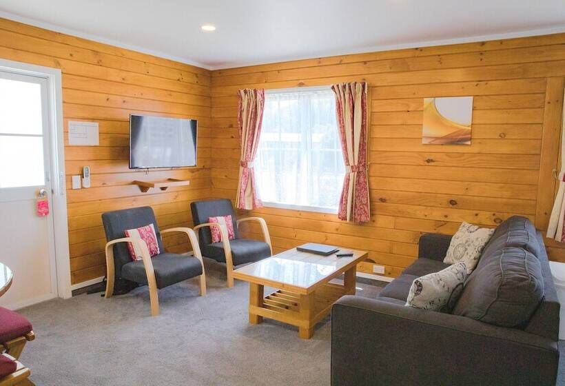 Апартаменты 2 Спальни, Tudor Park Motel