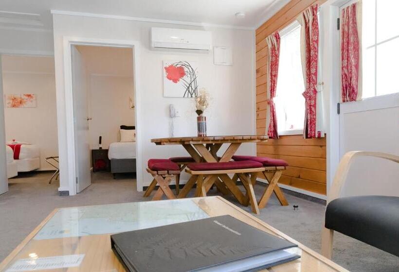 Апартаменты 2 Спальни, Tudor Park Motel