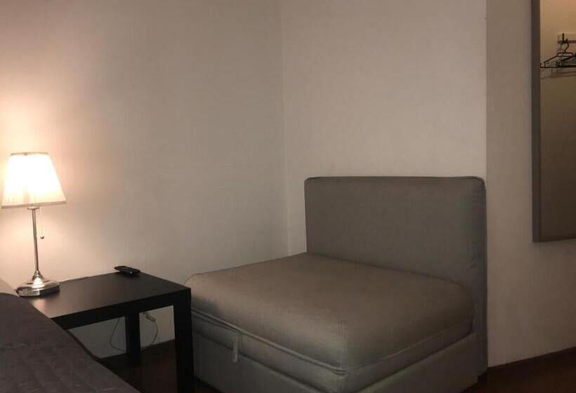 Quarto Triplo Estandar, Krakow Apartments & Rooms