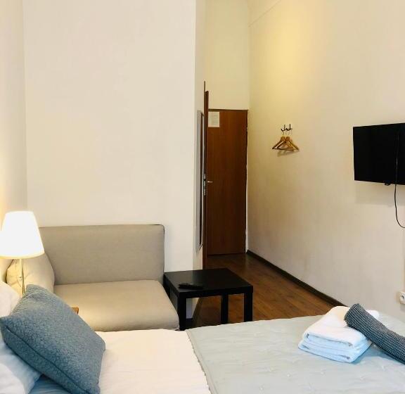 Quarto Triplo Estandar, Krakow Apartments & Rooms