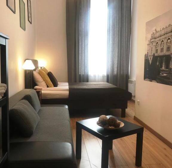 Quarto Quádruplo Estandar, Krakow Apartments & Rooms