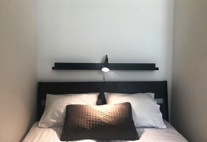 Quarto Triplo Estandar Banheiro Compartilhado, Krakow Apartments & Rooms