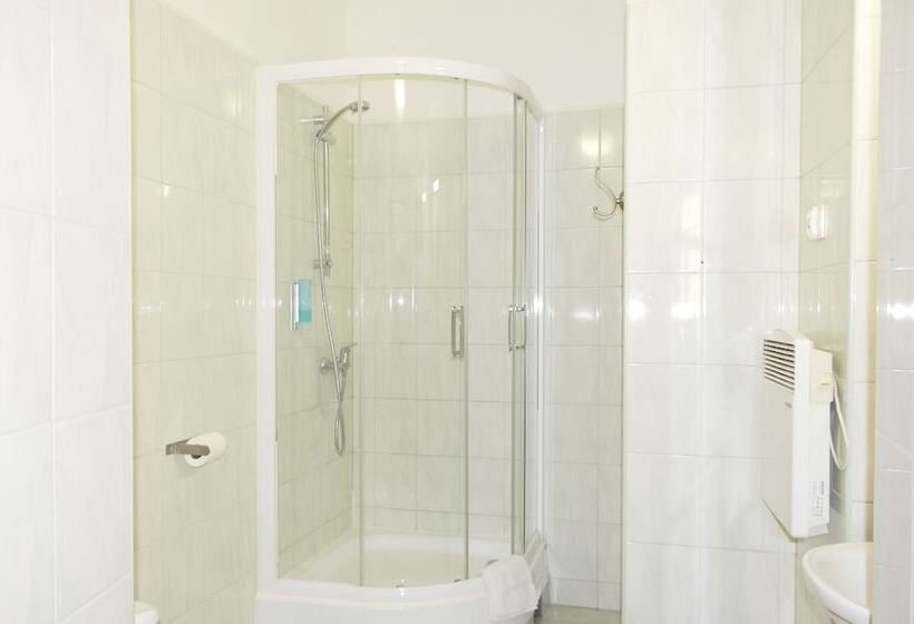 Quarto Quádruplo Estandar, Krakow Apartments & Rooms