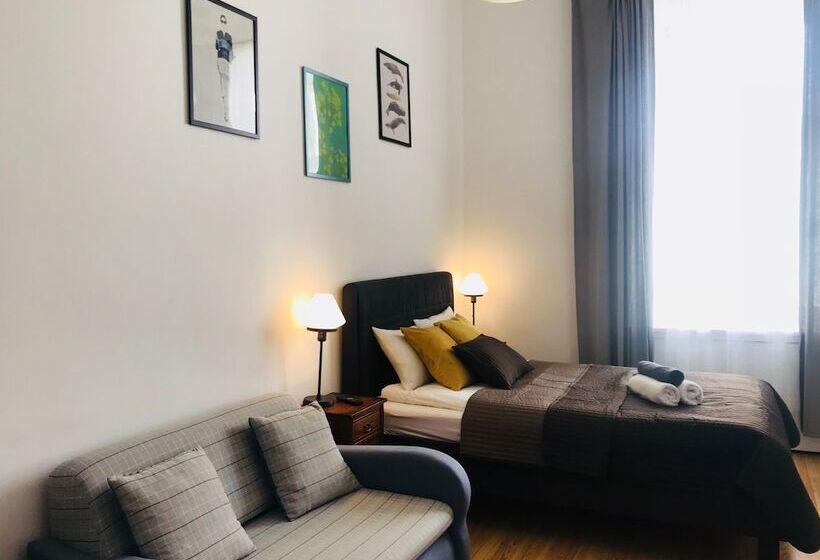 Quarto Quádruplo Estandar, Krakow Apartments & Rooms