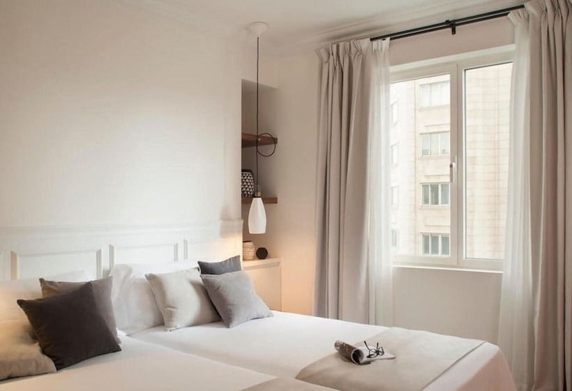 اتاق لوکس با چشم‌انداز شهر, Dear Hotel Madrid
