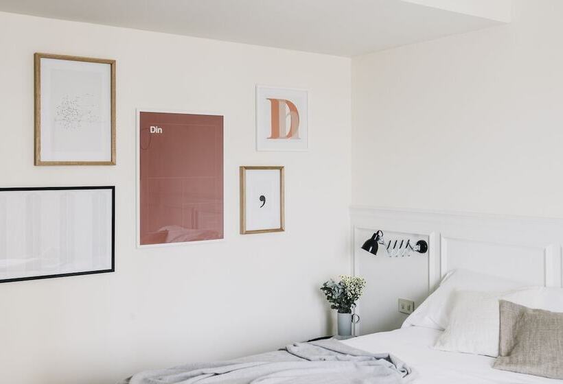 اتاق لوکس با چشم‌انداز شهر, Dear Hotel Madrid
