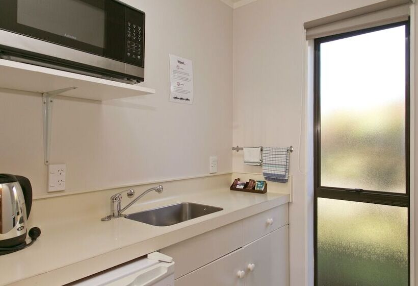 스위트, Turangi Bridge Motel