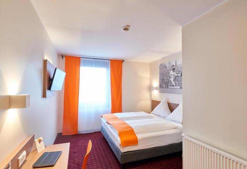 Номер Комфорт, Mcdreams Hotel Mönchengladbach