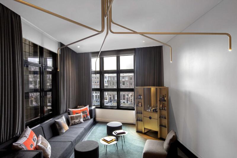 Süit, W Amsterdam
