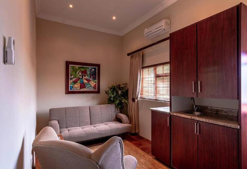 Люкс, Mooiplaas Guest House