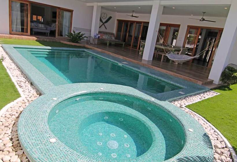 ３ベッドルームのプレミアムビラ, Vida Homes Condo Resort
