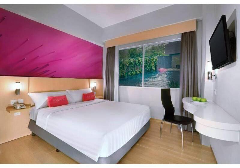 Номер Стандарт Вид на Бассейн, Favehotel Jababeka Cikarang