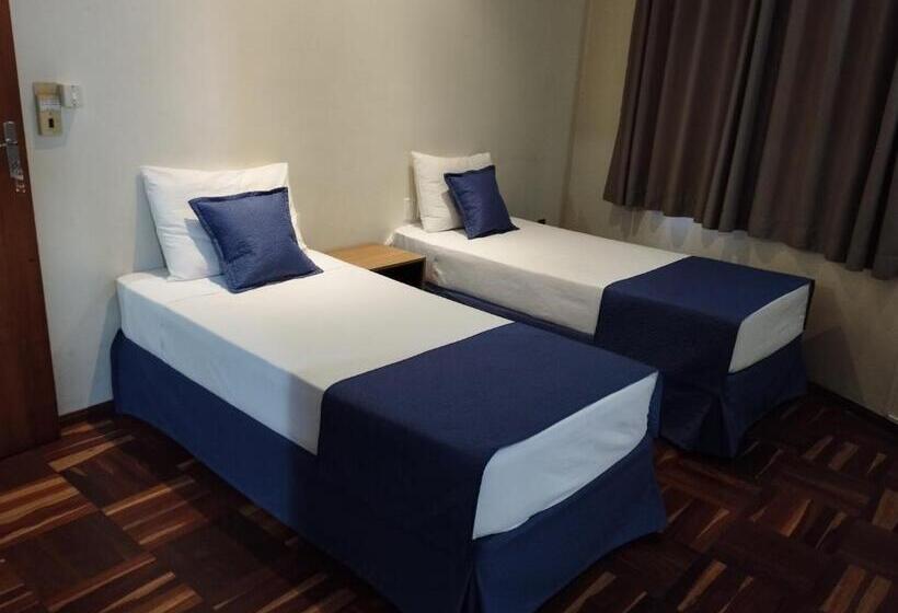 Номер Стандарт, Summit Inn Hotel Pouso Alegre